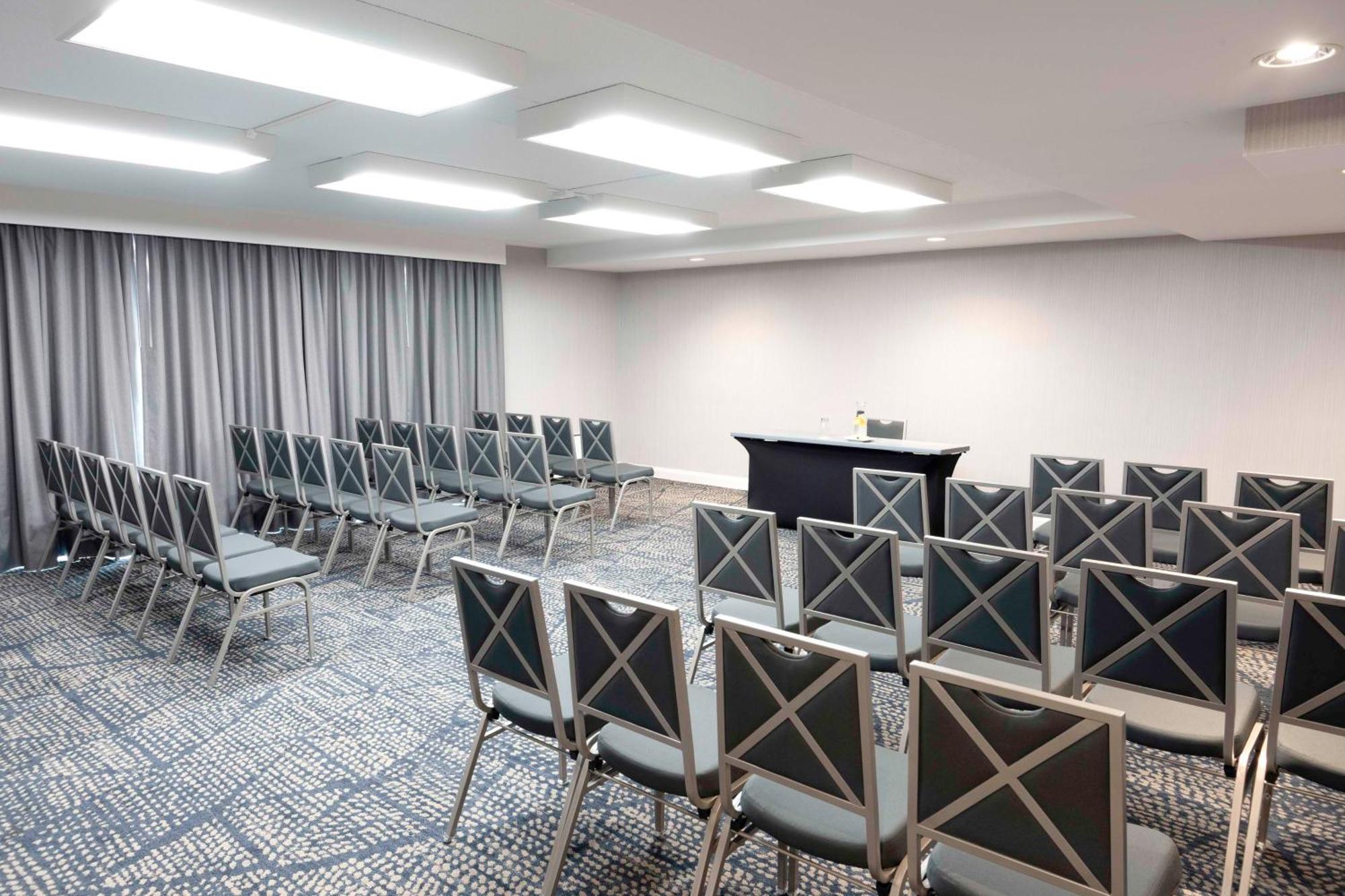 Doubletree By Hilton Hotel And Conference Center Chicago North Shore Skokie Ngoại thất bức ảnh
