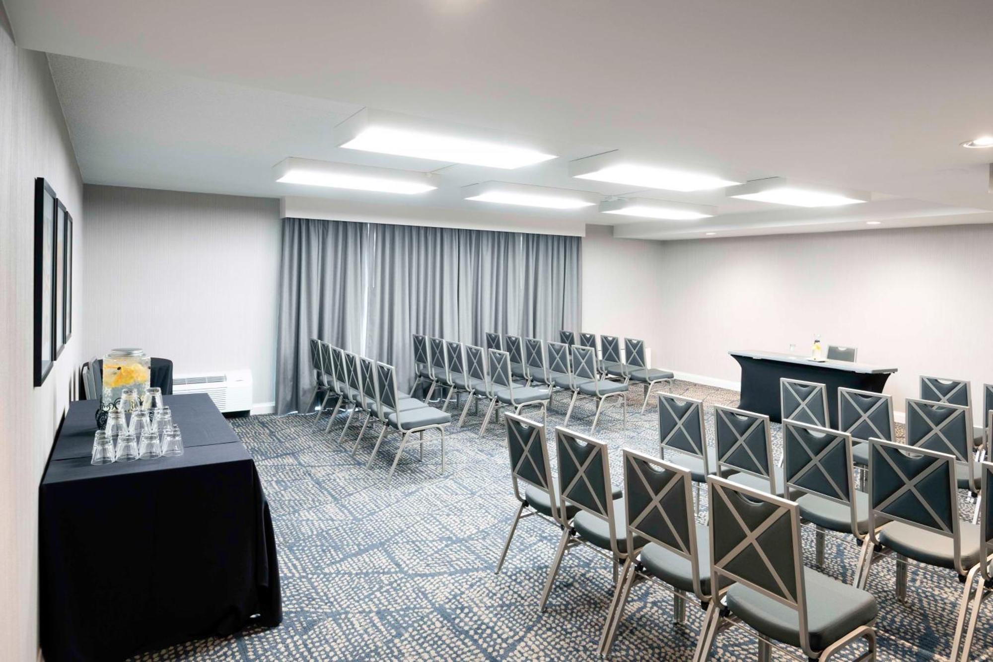 Doubletree By Hilton Hotel And Conference Center Chicago North Shore Skokie Ngoại thất bức ảnh