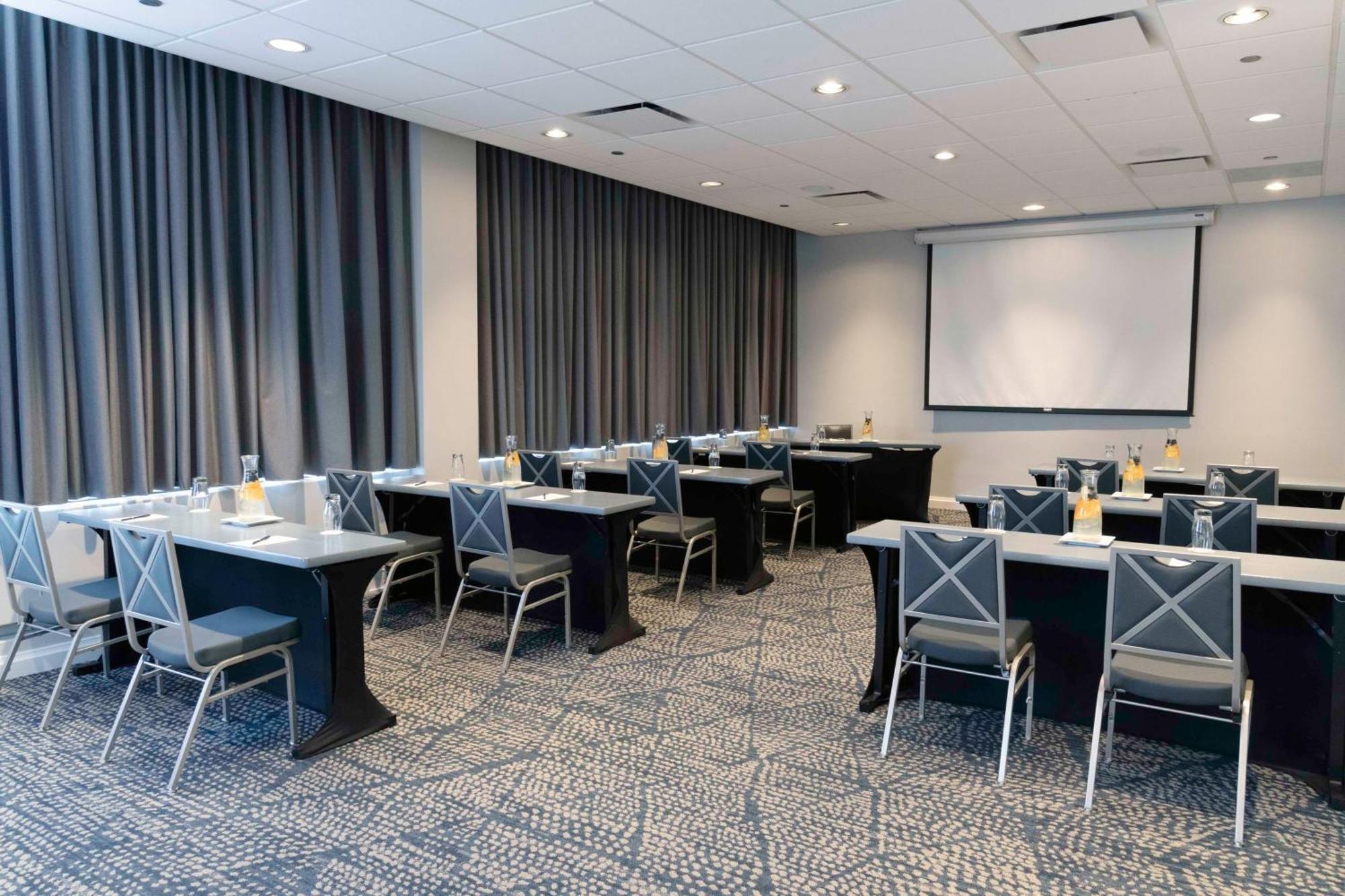 Doubletree By Hilton Hotel And Conference Center Chicago North Shore Skokie Ngoại thất bức ảnh