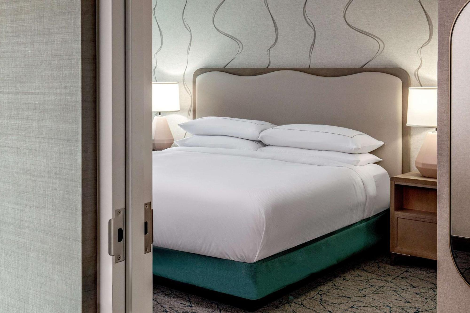 Doubletree By Hilton Hotel And Conference Center Chicago North Shore Skokie Ngoại thất bức ảnh