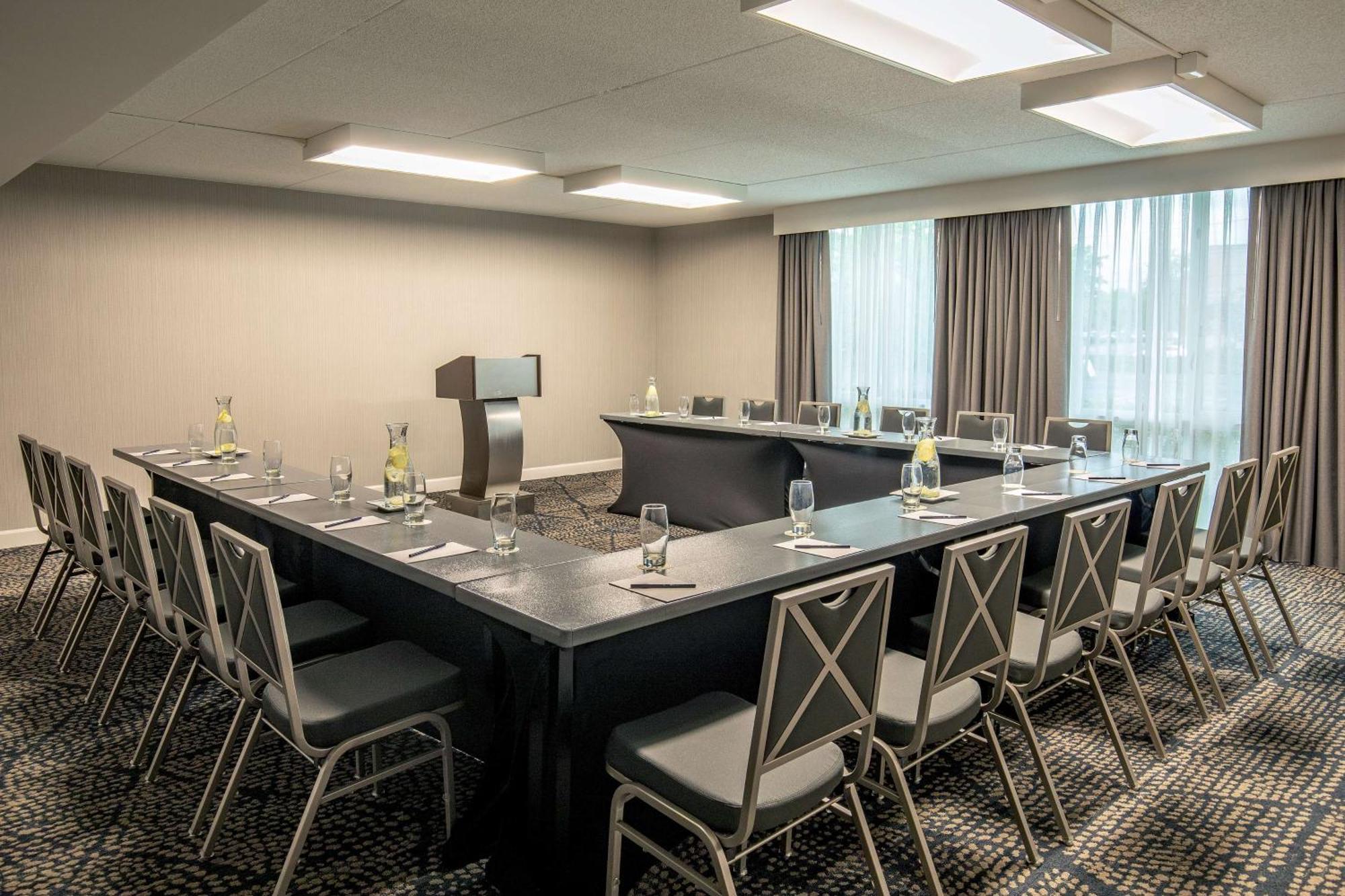 Doubletree By Hilton Hotel And Conference Center Chicago North Shore Skokie Ngoại thất bức ảnh