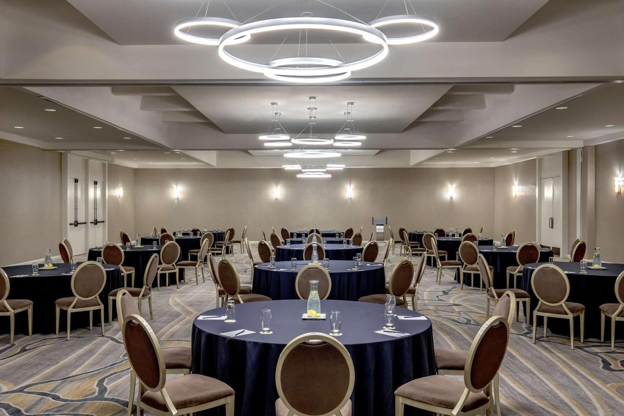 Doubletree By Hilton Hotel And Conference Center Chicago North Shore Skokie Ngoại thất bức ảnh