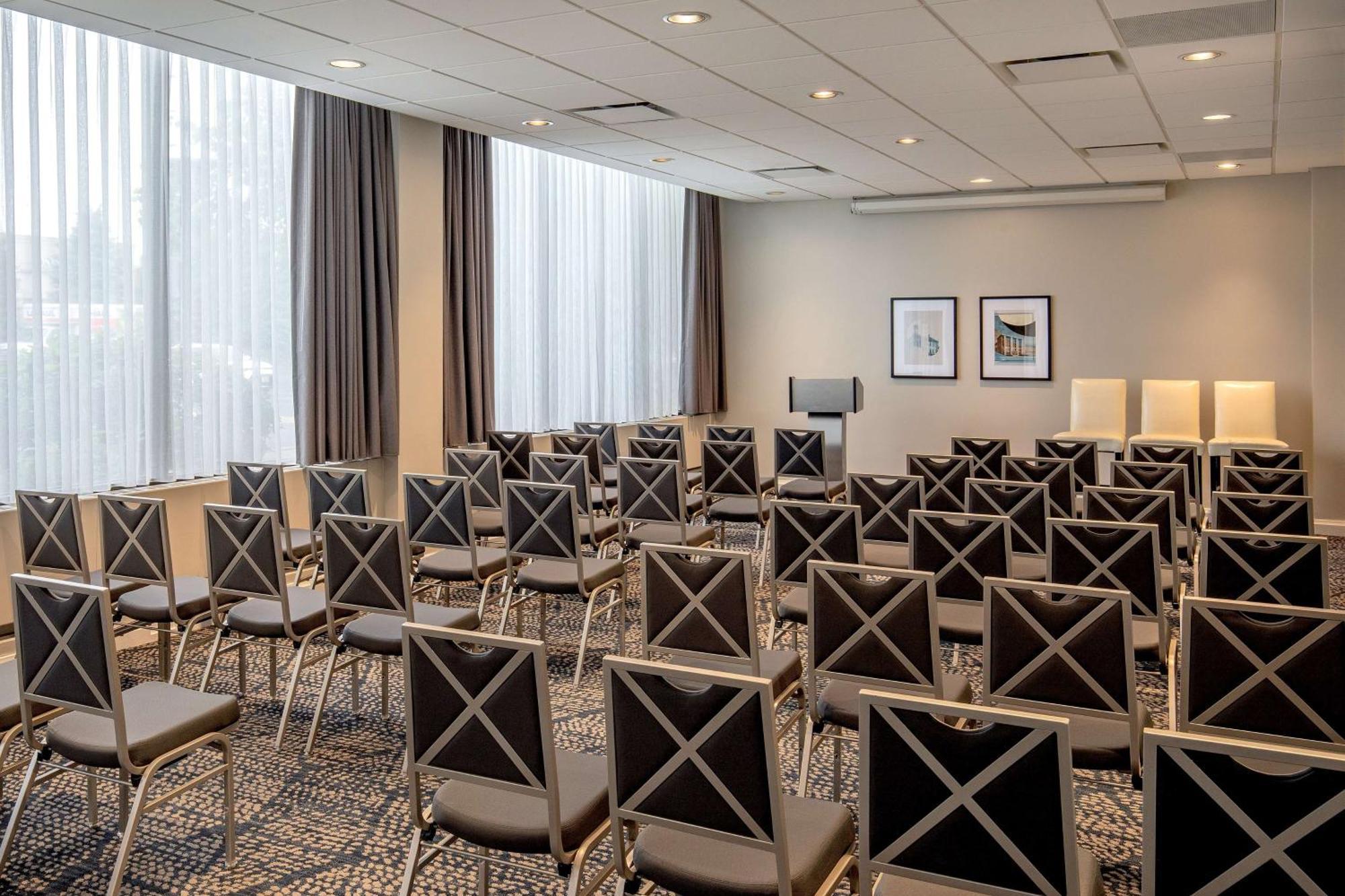 Doubletree By Hilton Hotel And Conference Center Chicago North Shore Skokie Ngoại thất bức ảnh
