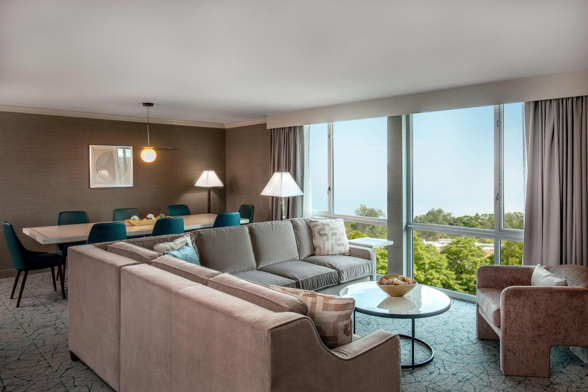Doubletree By Hilton Hotel And Conference Center Chicago North Shore Skokie Ngoại thất bức ảnh