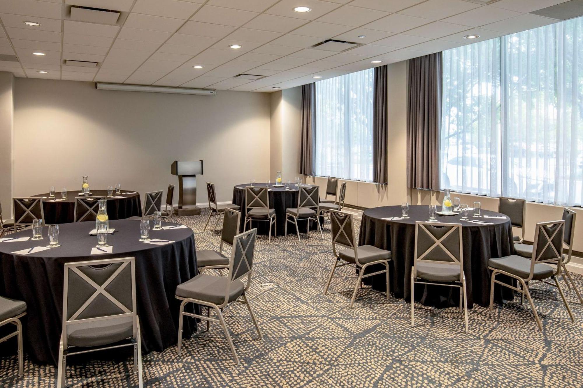 Doubletree By Hilton Hotel And Conference Center Chicago North Shore Skokie Ngoại thất bức ảnh