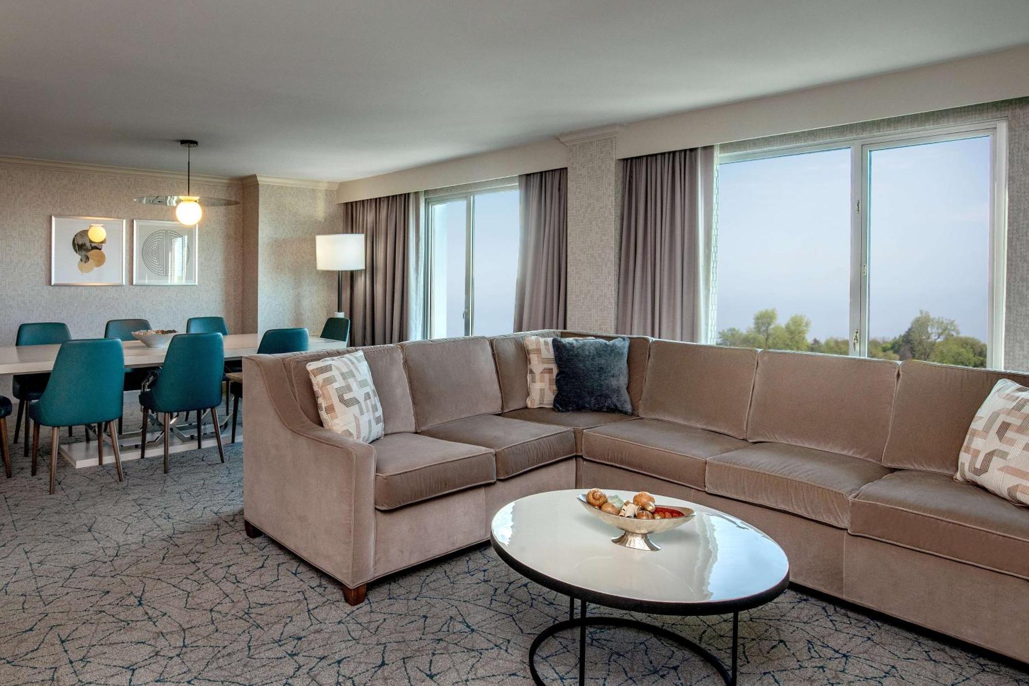Doubletree By Hilton Hotel And Conference Center Chicago North Shore Skokie Ngoại thất bức ảnh